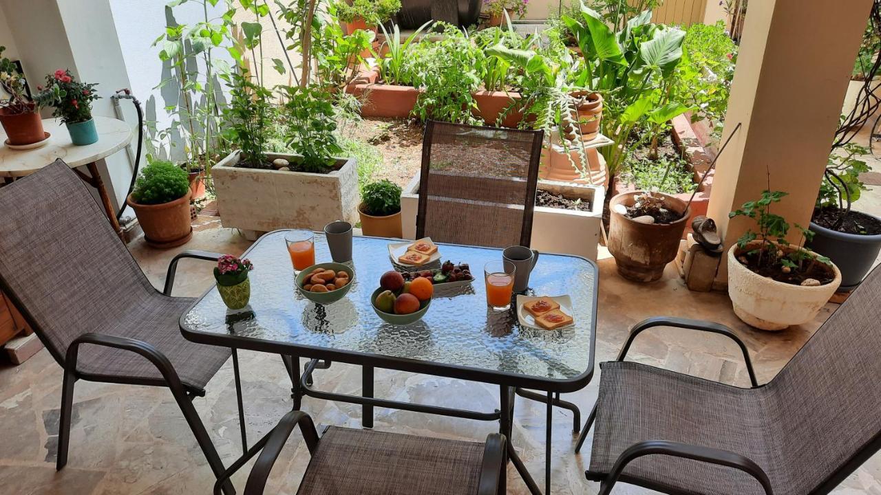 Apartment Myrsini *